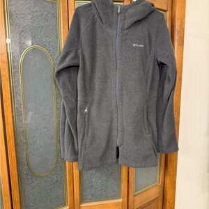 Ladies COLUMBIA Fleece Gray Jacket EUC